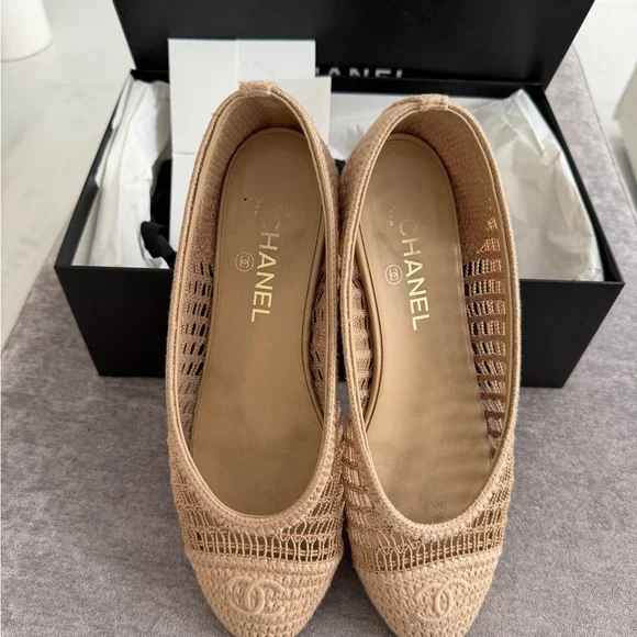 CHANEL Beige Crochet Ballet Flats - Picture 6 of 14